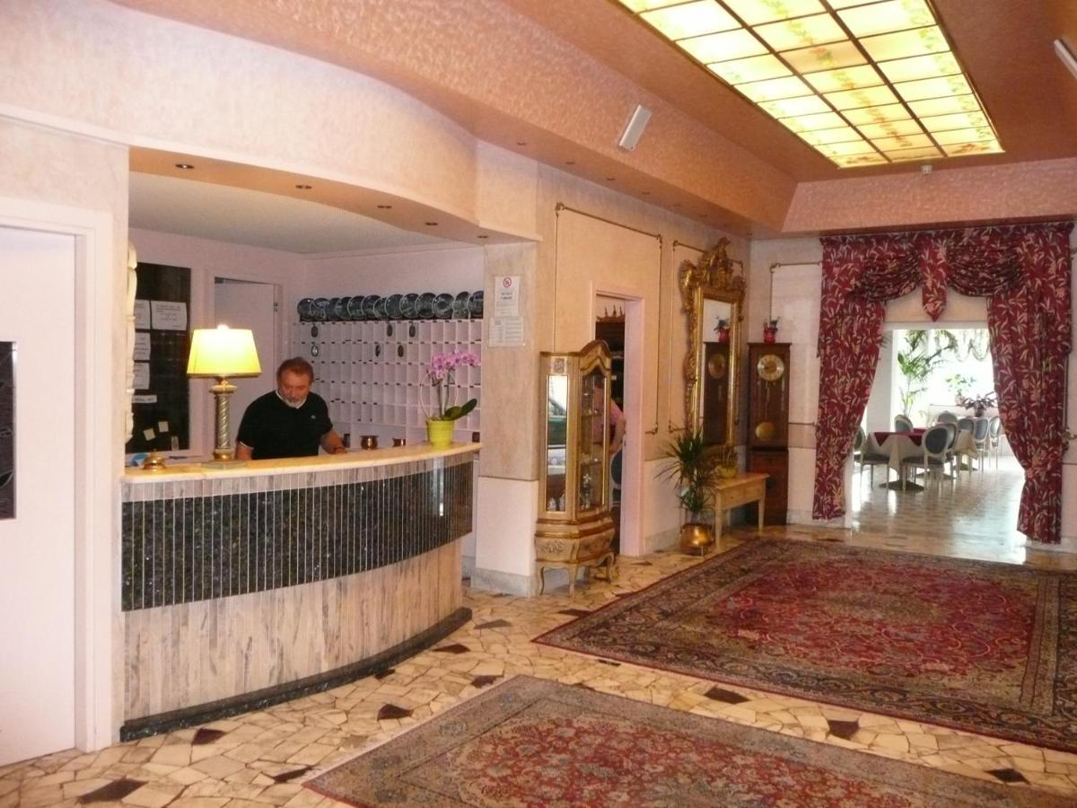Hotel Imperial Каорле Экстерьер фото